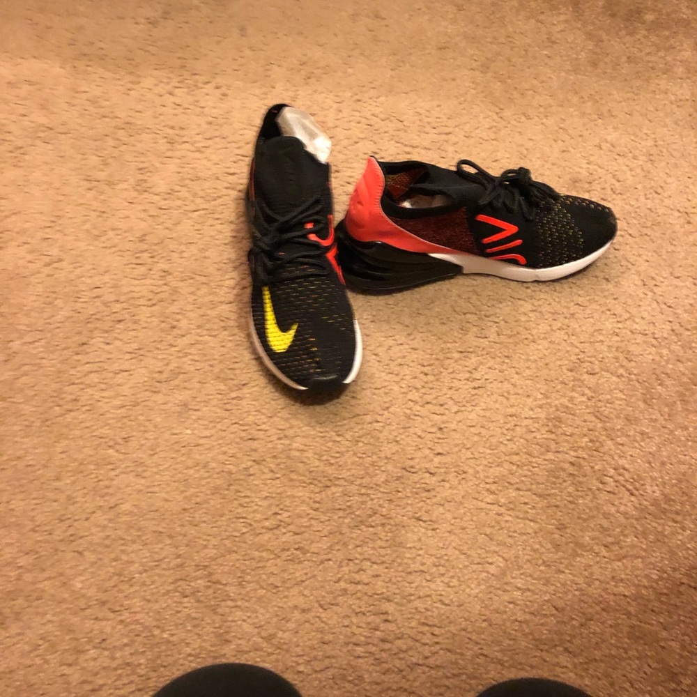 Nike 270